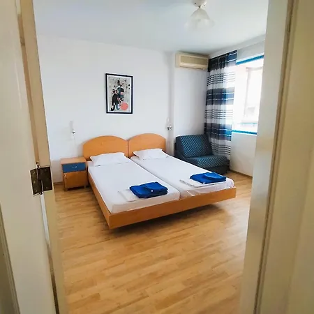 Lira Sto Apartments Pomorie Exterior photo