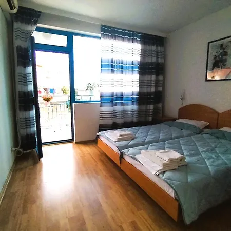 Lira Sto Apartments Pomorie Exterior photo