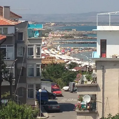 Lira Sto Apartments Pomorie Exterior photo
