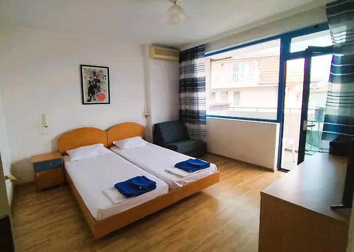Lira Sto Apartments